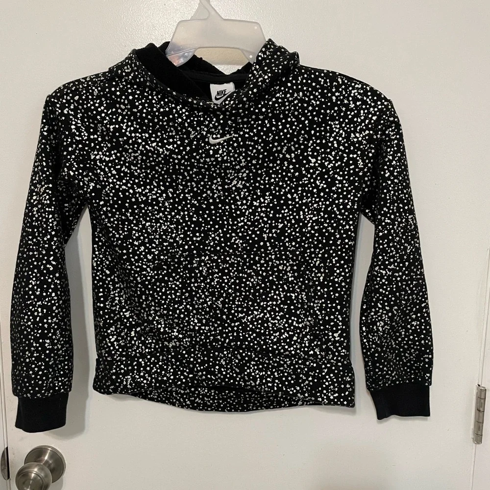 Nike Girls M long sleeve Pullover Black Silver Metallic stars Print hoodie